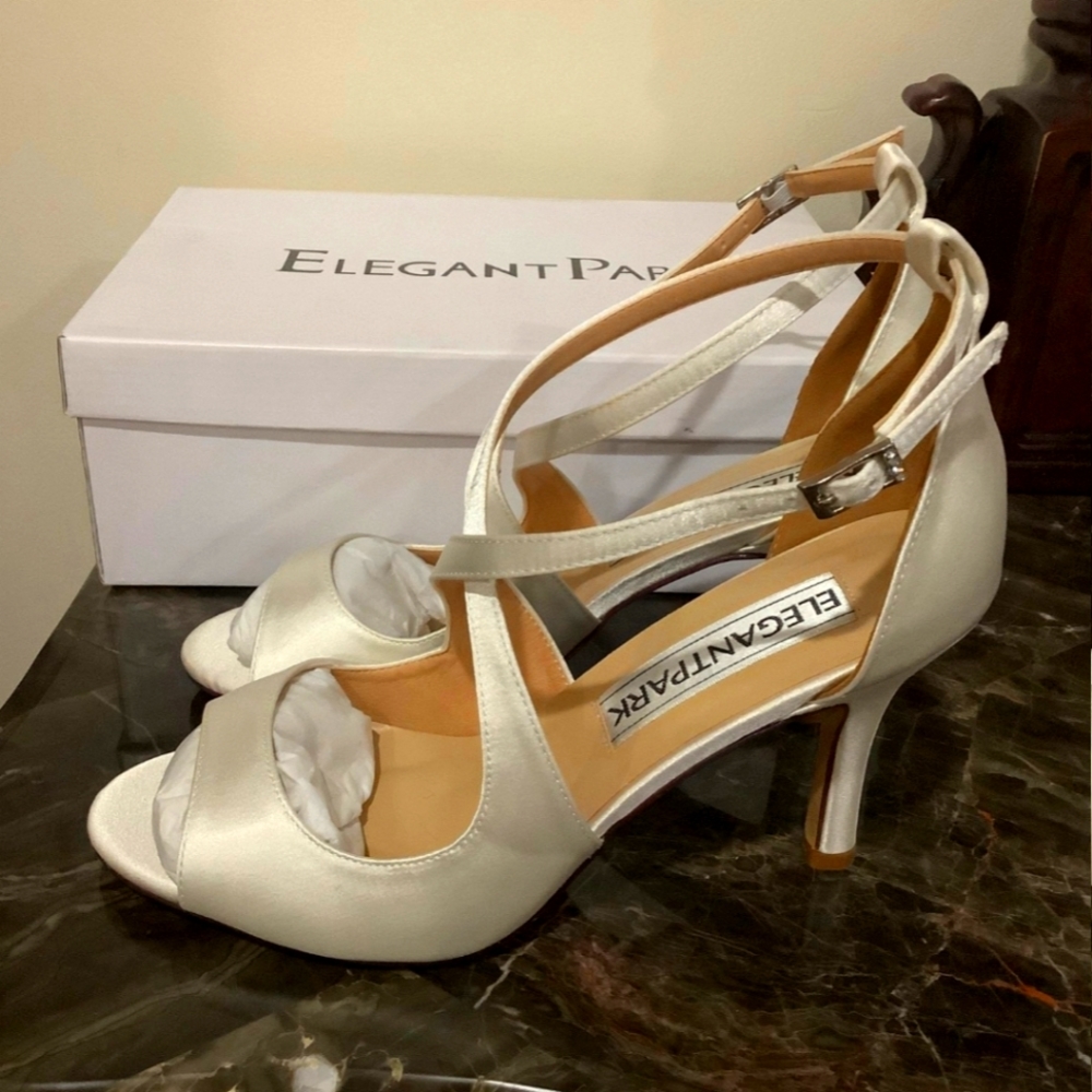 Elegant Wedding shoes sz 8